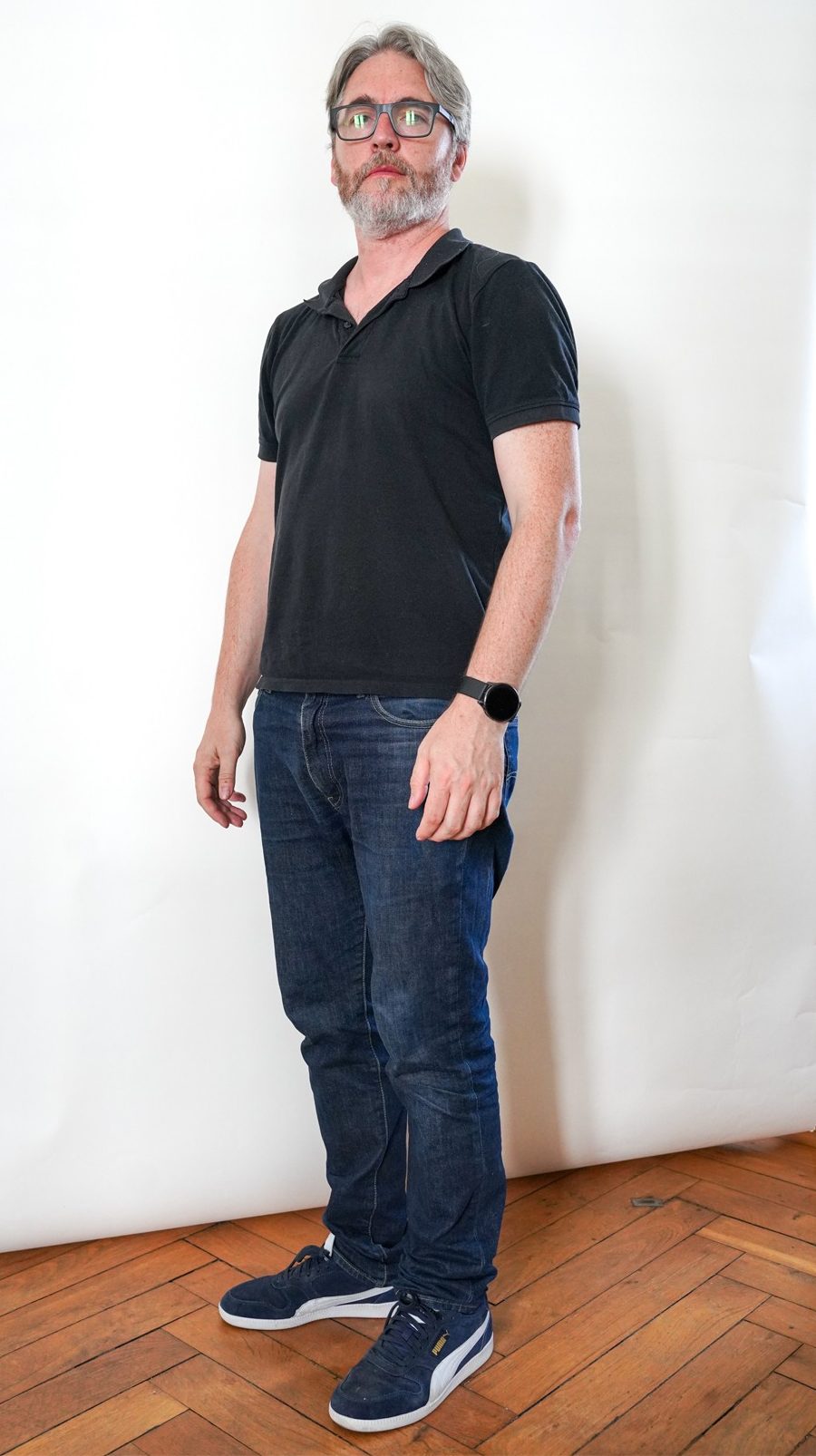 NICOLAS_NOVA_EN_PIED